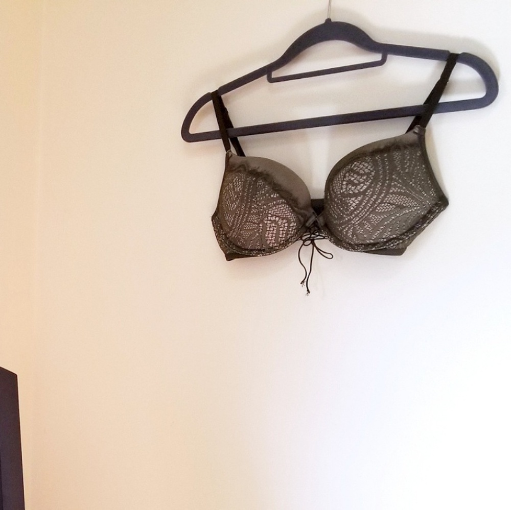 VS Very Sexy Front-Lacing Push-Up Bra